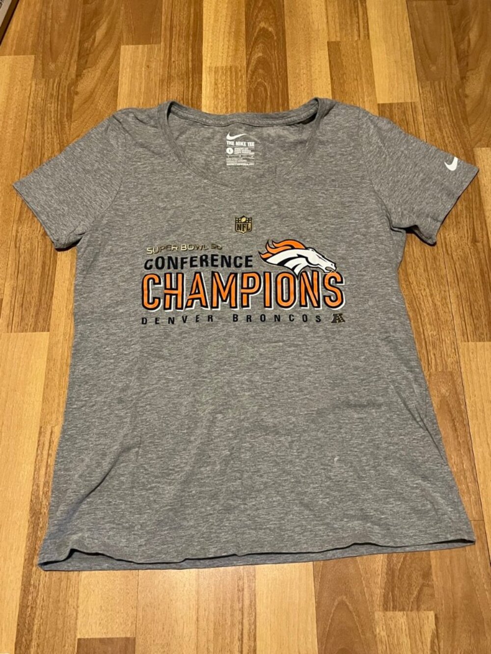 Nike Denver Broncos Super Bowl 50 Conference Champions T-Shirt - Women's L